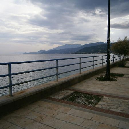 Antonios Rooms Akrata Luaran gambar
