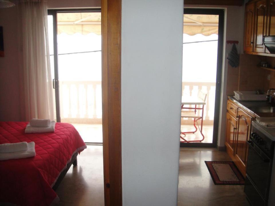 Antonios Rooms Akrata Bilik gambar